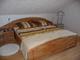 Schlafzimmer mit Doppelbett Ansicht 1